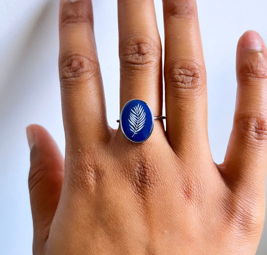 Bague bleu marine feuille